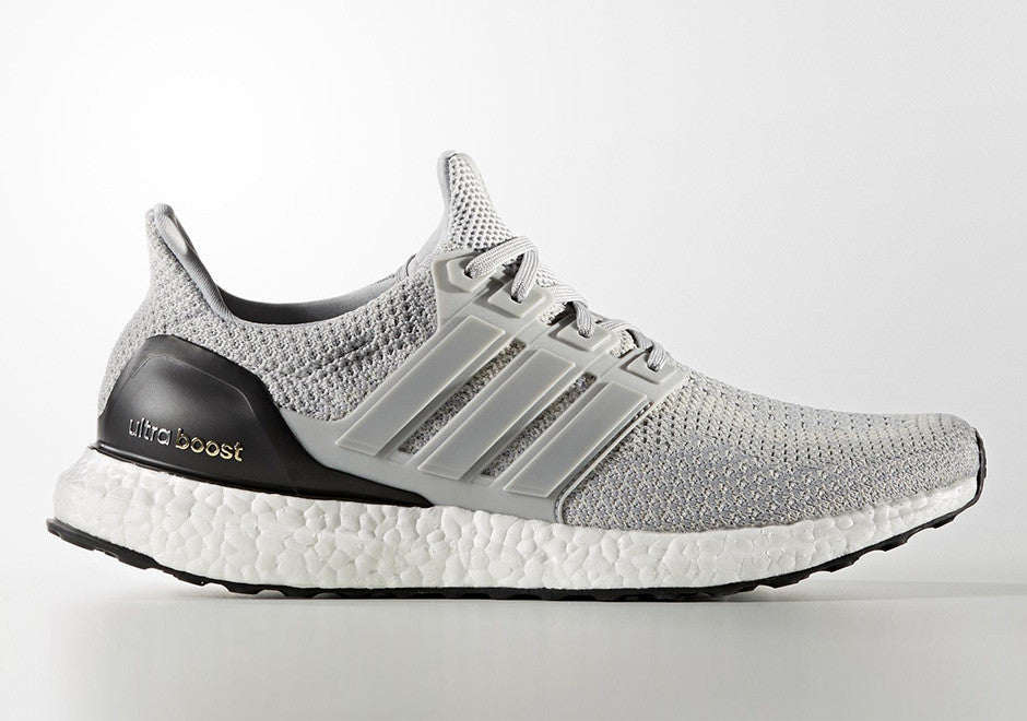 How To Lace Your Sneakers / Swap Your Shoe Laces : ADIDAS Ultra Boost Light Onix