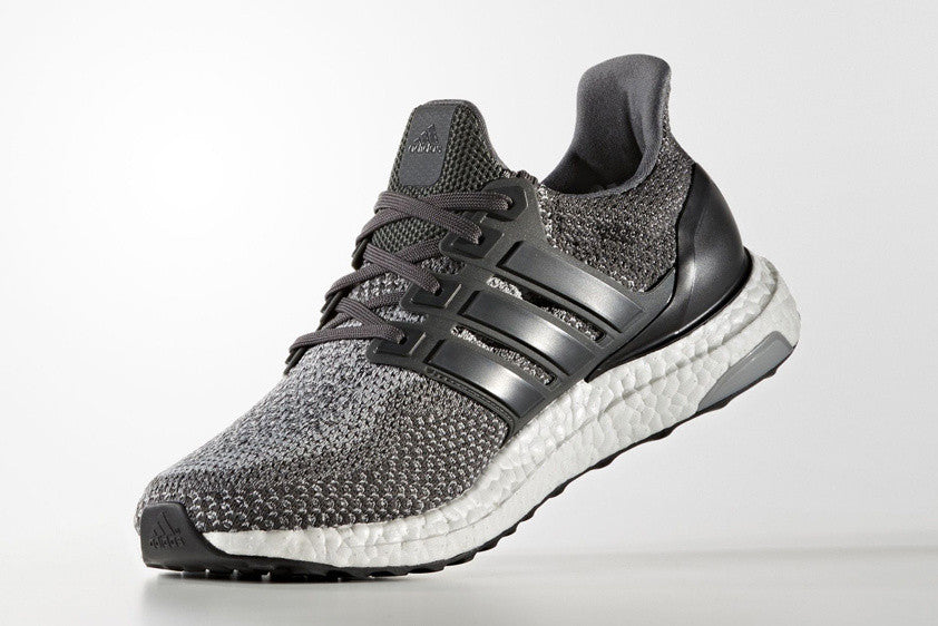 How To Lace Your Sneakers / Swap Your Shoe Laces : ADIDAS Ultra Boost Solid Grey
