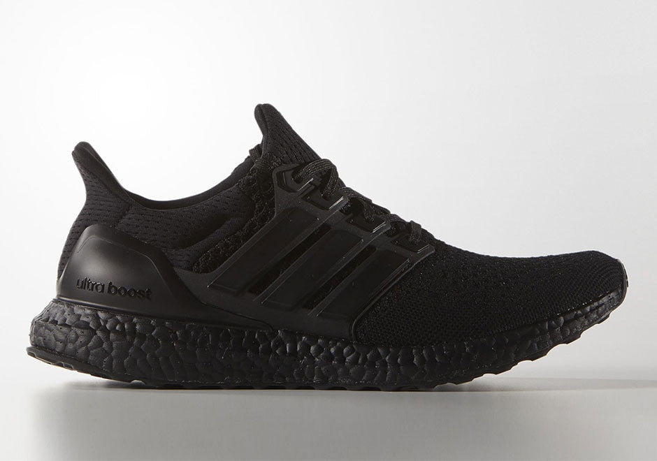 How To Lace Your Sneakers / Swap Your Shoe Laces : ADIDAS Ultra Boost Triple Black