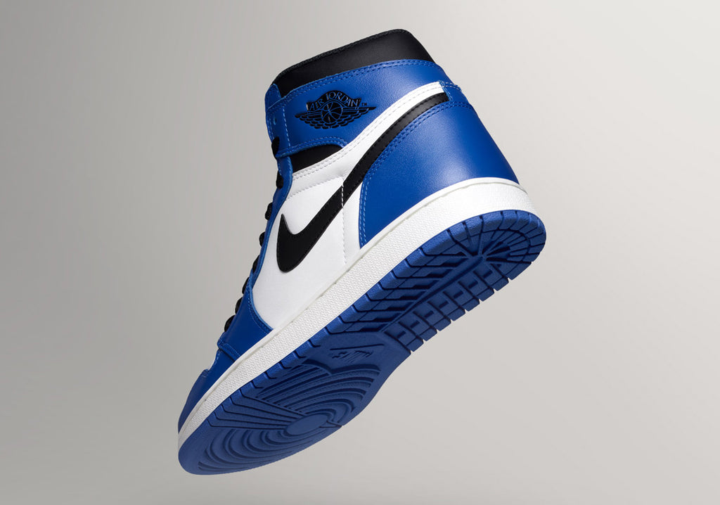 How To Lace Your Sneakers / Swap Your Shoe Laces : NIKE Air Jordan 1 Retro High OG Game Royal