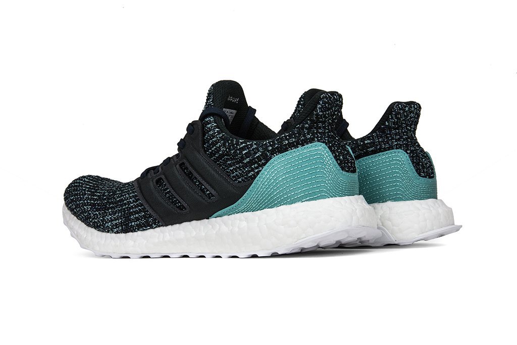 How To Lace Your Sneakers / Swap Your Shoe Laces : ADIDAS Ultra Boost Parley