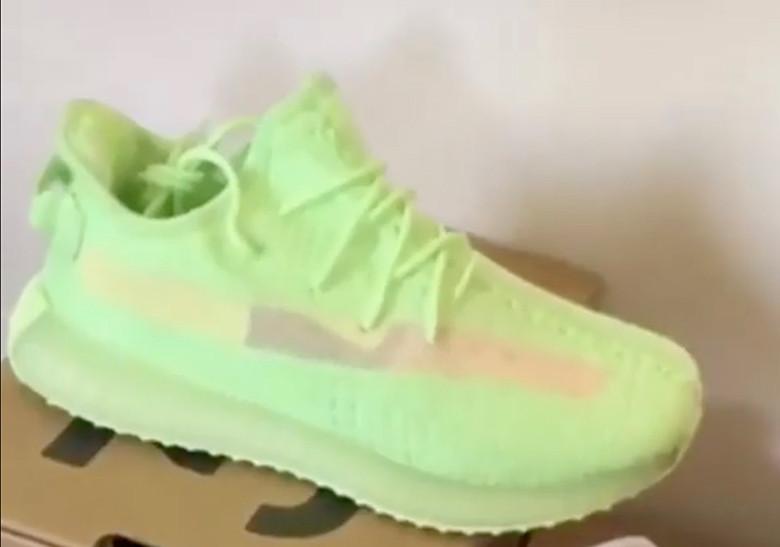 Kim Kardashian previews new Yeezy Boost 350 V2s on snapchat