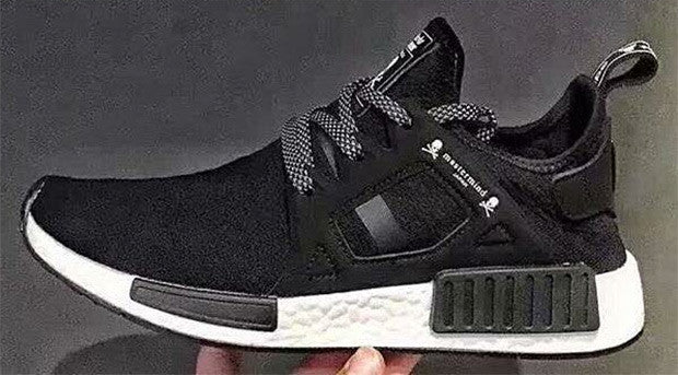 How To Lace Your Sneakers / Swap Your Shoe Laces : ADIDAS NMD XR1 Mastermind Japan