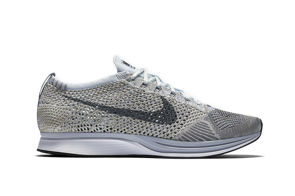 How To Lace Your Sneakers / Swap Your Shoe Laces : NIKE Flyknit Racer Pure Platinum