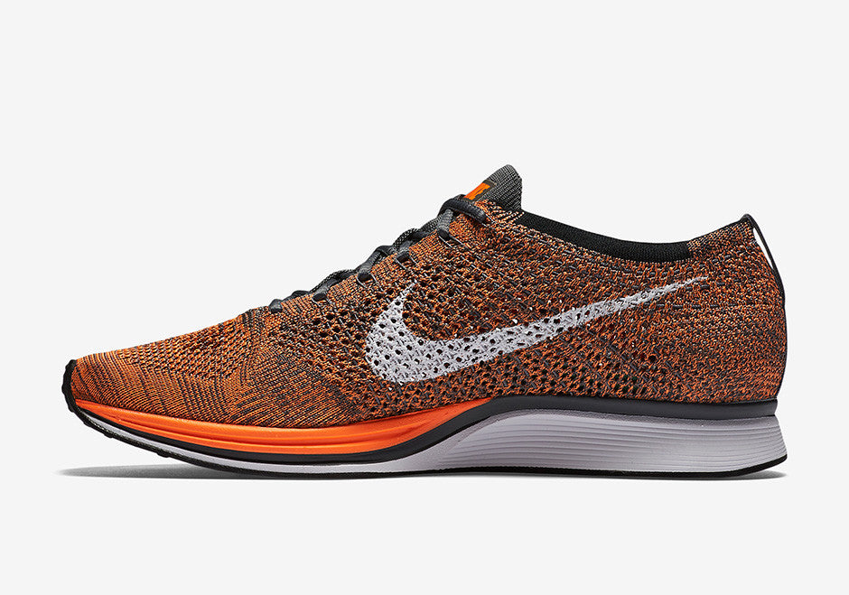 How To Lace Your Sneakers / Swap Your Shoe Laces : NIKE Flyknit Racer Total Orange