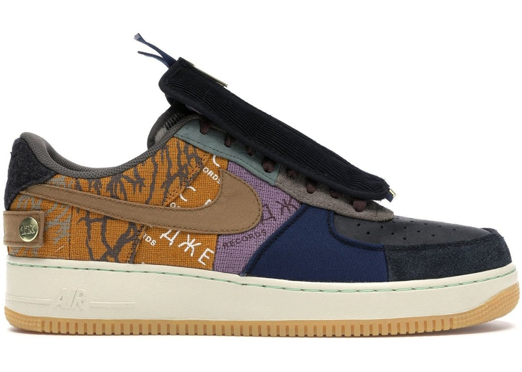 What socks should you wear with NIKE x Travis Scott Air Force 1?